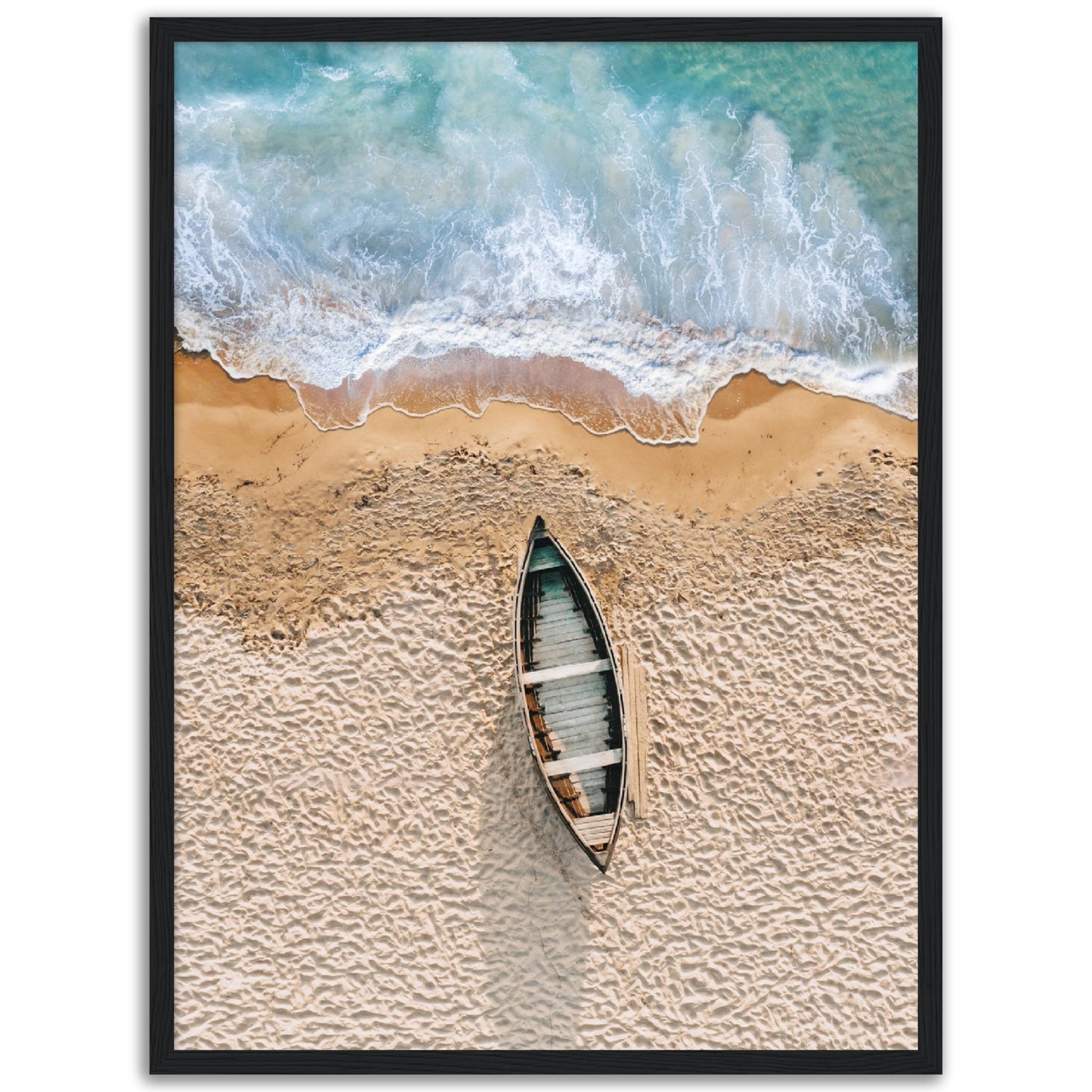 Boat at empty beach.